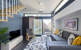 Bright Modern Design New Duplex Loft Patio! #145